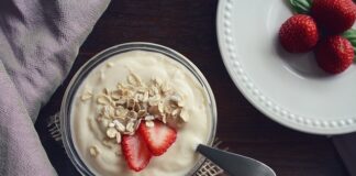 Kiedy można podać dziecku jogurt?